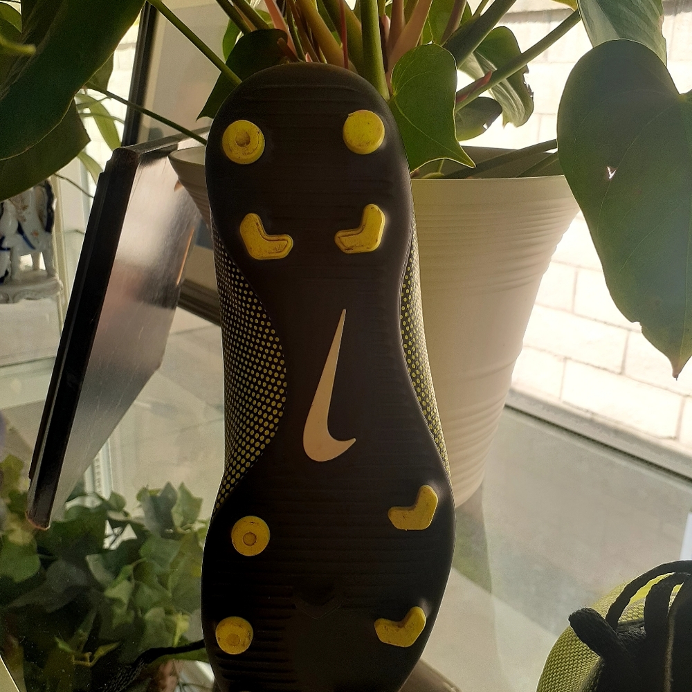 Shoes - Picture 3 of 3